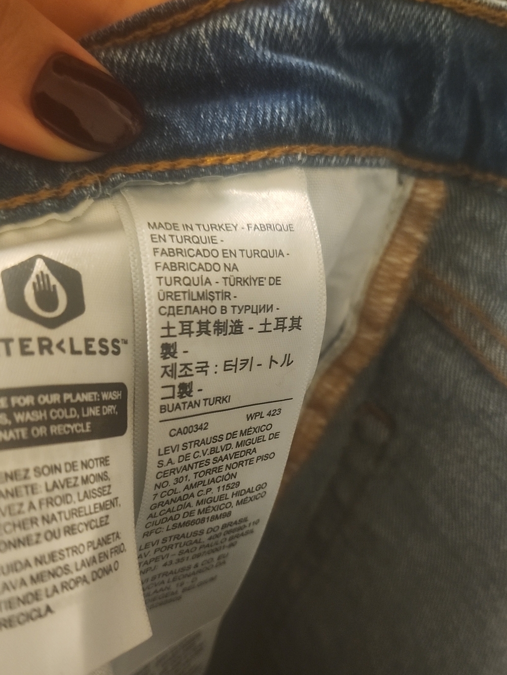 Levis Denim - Picture 4 of 7